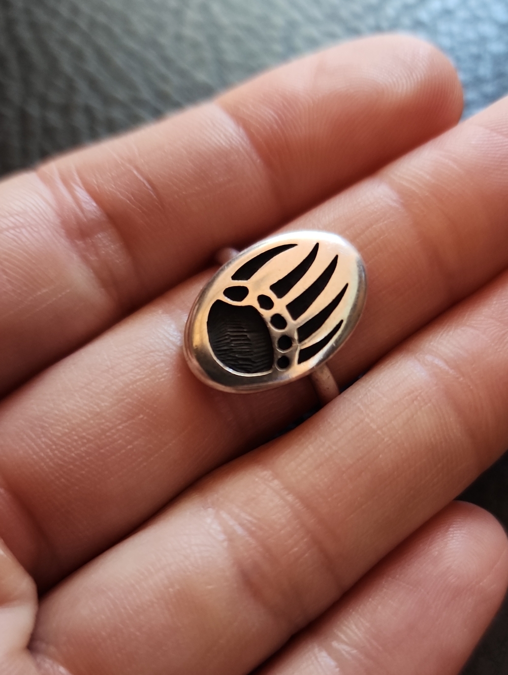 VTG Sterling Silver Bear Claw Ring - Black Accent- Size 7.75